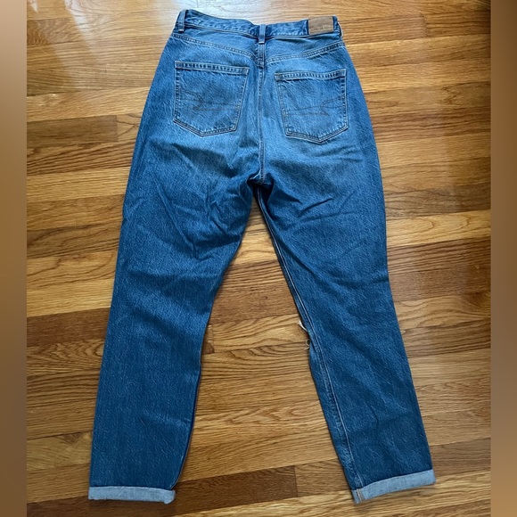 American Eagle High Rise Mom Jean - Picture 2 of 5